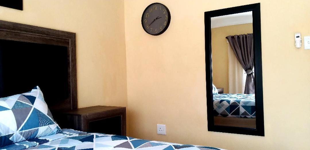 Tshukudu E Ntsho Bed and Breakfast Mogwase Εξωτερικό φωτογραφία
