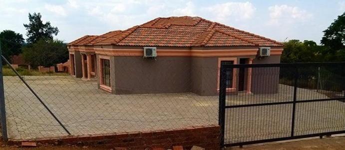 Tshukudu E Ntsho Bed and Breakfast Mogwase Εξωτερικό φωτογραφία