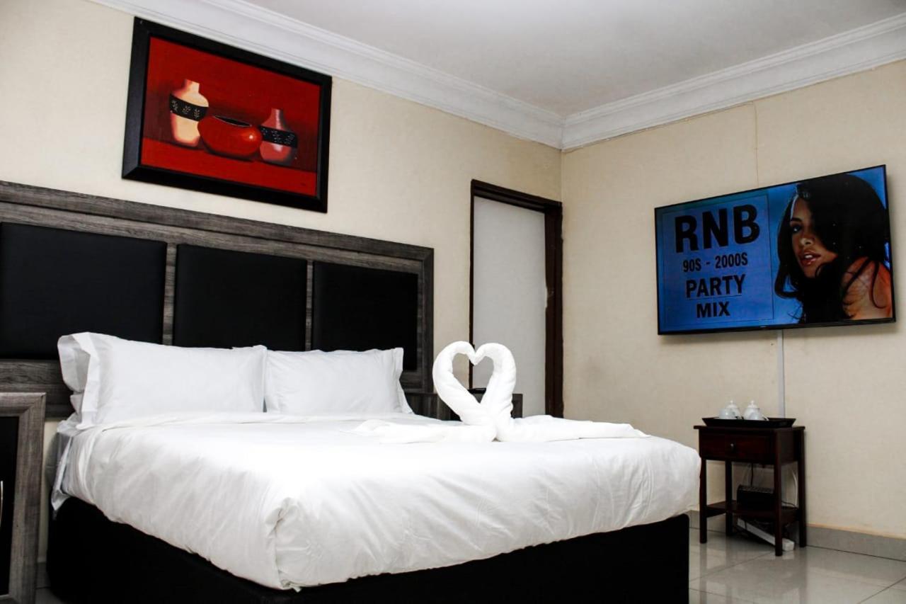 Tshukudu E Ntsho Bed and Breakfast Mogwase Εξωτερικό φωτογραφία