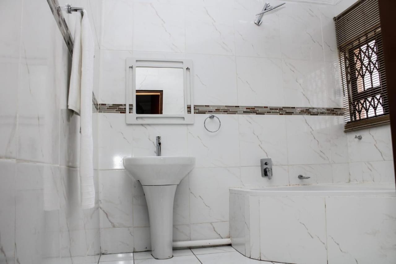 Tshukudu E Ntsho Bed and Breakfast Mogwase Εξωτερικό φωτογραφία