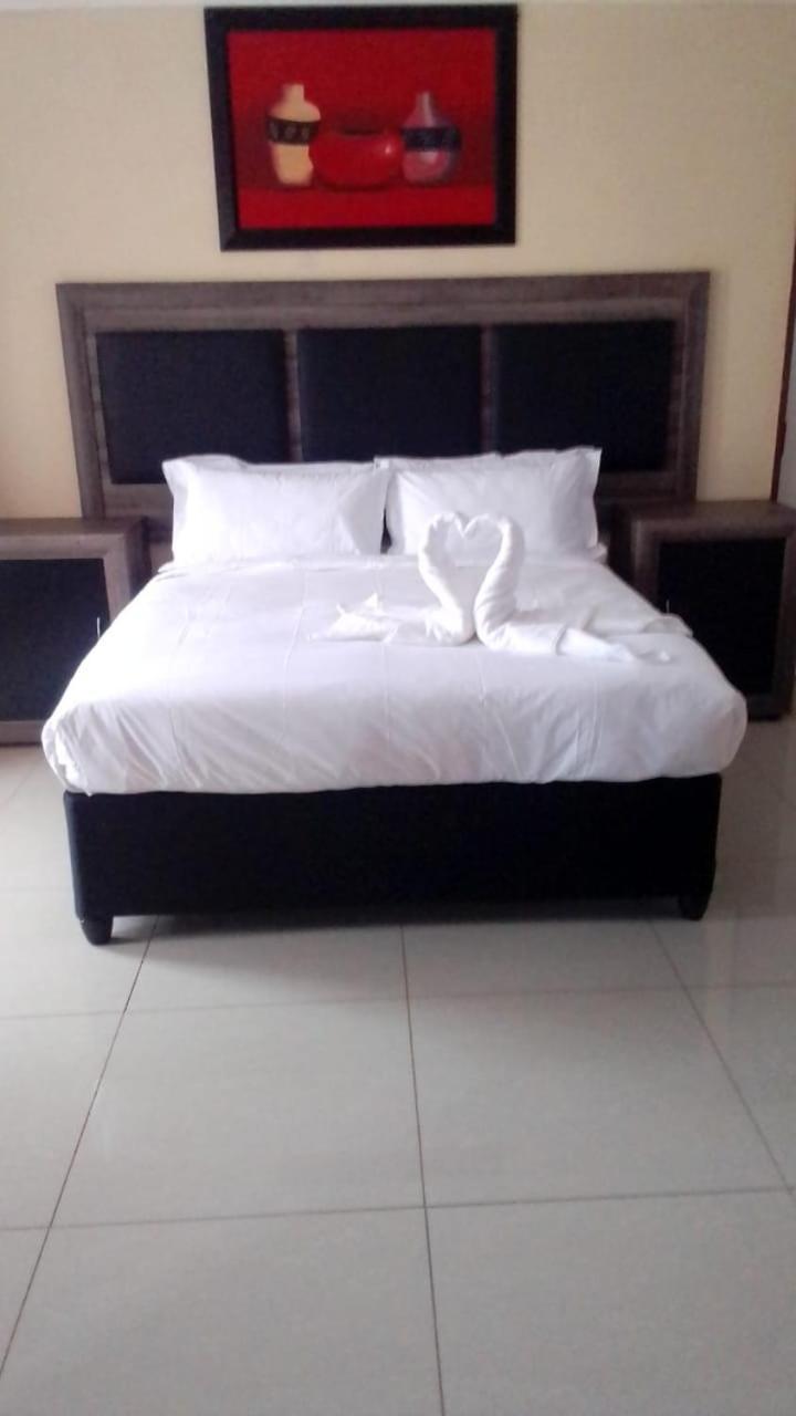Tshukudu E Ntsho Bed and Breakfast Mogwase Εξωτερικό φωτογραφία